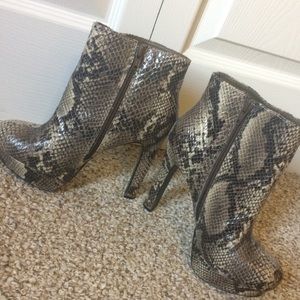 Snake skin Ankle boots sz 6
